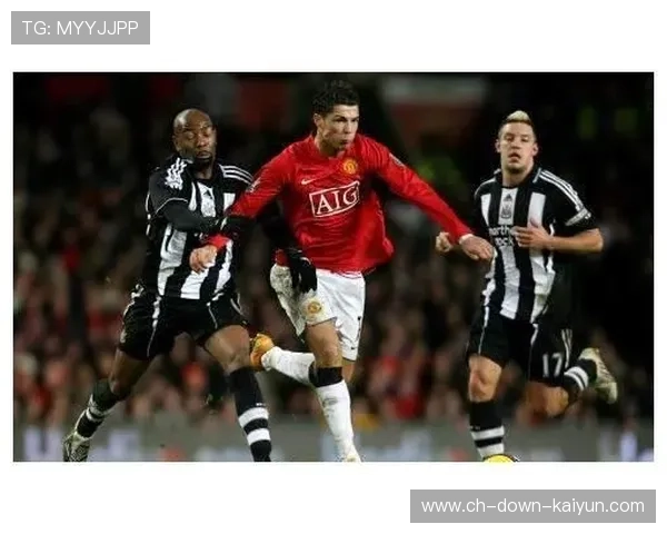 佛罗伦萨攻防失衡 戈森斯缺阵导致边路进攻受阻