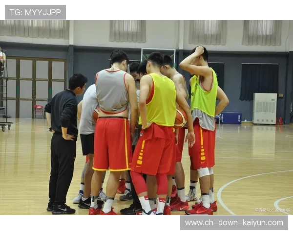 杨鸣谈团队篮球重构：阵痛期不可避免，相信体系力量